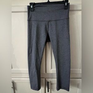 LuLuLemon Heathered Gray Wonder Under Cropped Leggings